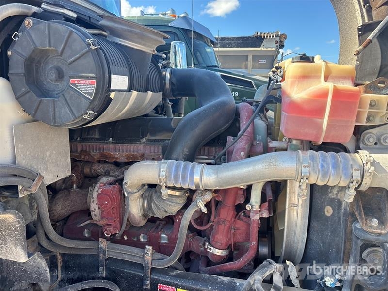 Mack GR64B Granite 8x4 Tri/A Dump Truck Kiper tovornjaki