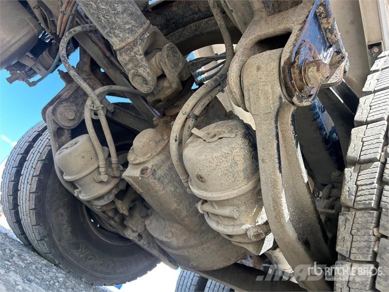 Mack GR64B Granite 8x4 Tri/A Dump Truck Kiper tovornjaki