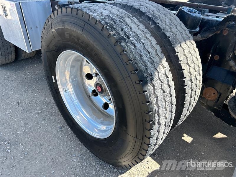 Mack GR64B Granite 8x4 Tri/A Dump Truck Kiper tovornjaki