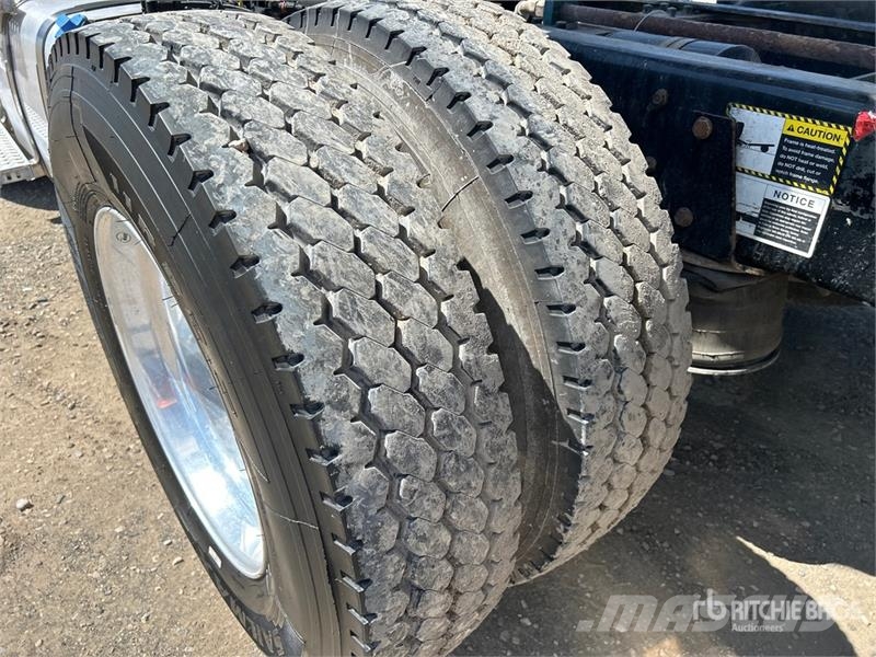 Mack GR64B Granite 8x4 Tri/A Dump Truck Kiper tovornjaki
