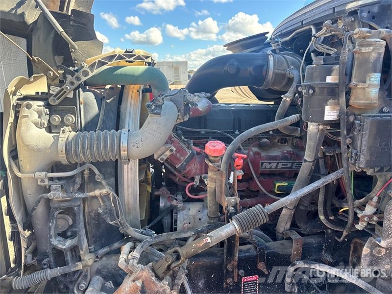 Mack GR64B Granite 8x4 Tri/A Dump Truck Kiper tovornjaki