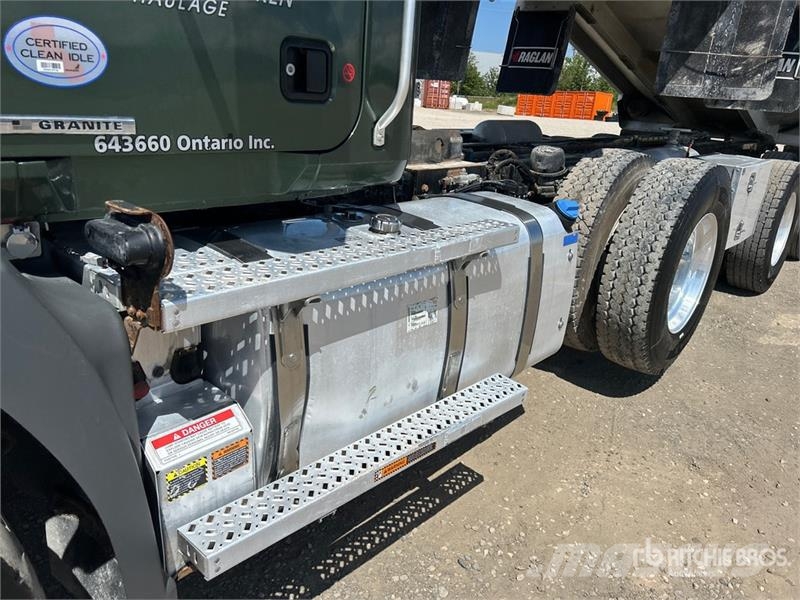 Mack GR64B Granite 8x4 Tri/A Dump Truck Kiper tovornjaki
