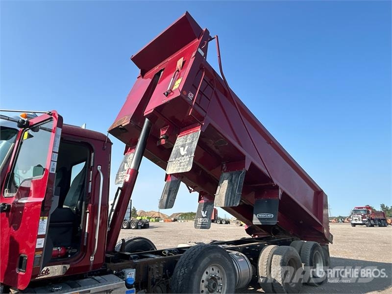 Mack Granite 傾卸式卡車