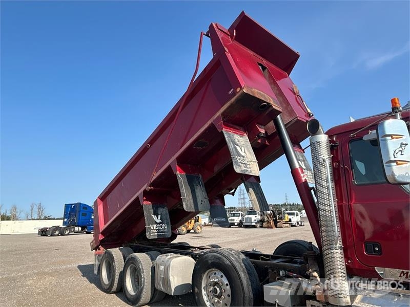 Mack Granite 傾卸式卡車