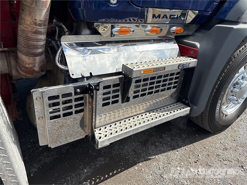 Mack Granite 8x4 Twin-Steer T/A Dump Truck Lastbiler med tip