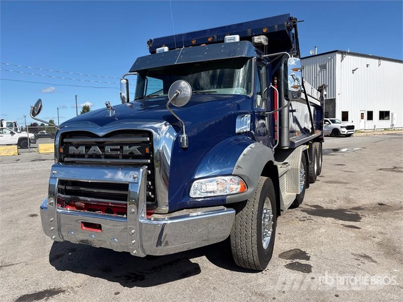 Mack Granite 8x4 Twin-Steer T/A Dump Truck Lastbiler med tip
