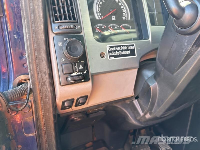 Mack Granite 8x4 Twin-Steer T/A Dump Truck Lastbiler med tip