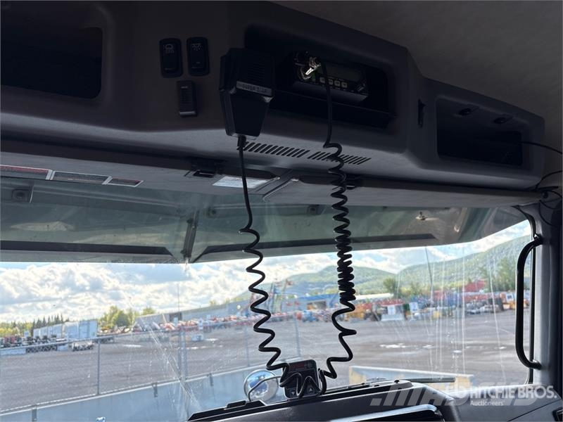 Mack Granite 8x4 Twin-Steer T/A Dump Truck Lastbiler med tip