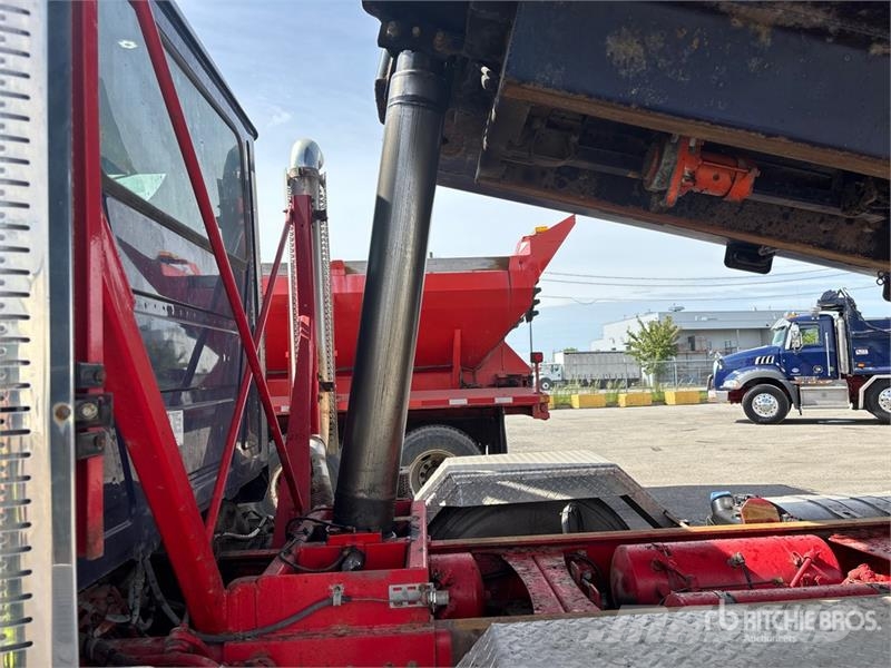 Mack Granite 8x4 Twin-Steer T/A Dump Truck Kipper