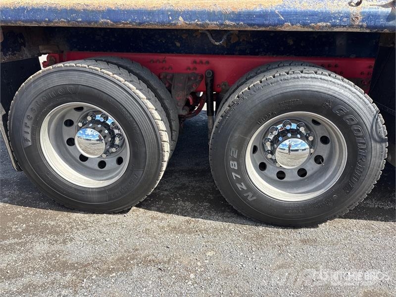 Mack Granite 8x4 Twin-Steer T/A Dump Truck Lastbiler med tip