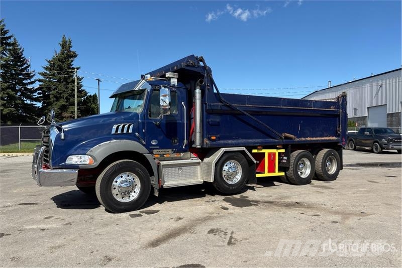 Mack Granite 8x4 Twin-Steer T/A Dump Truck Lastbiler med tip