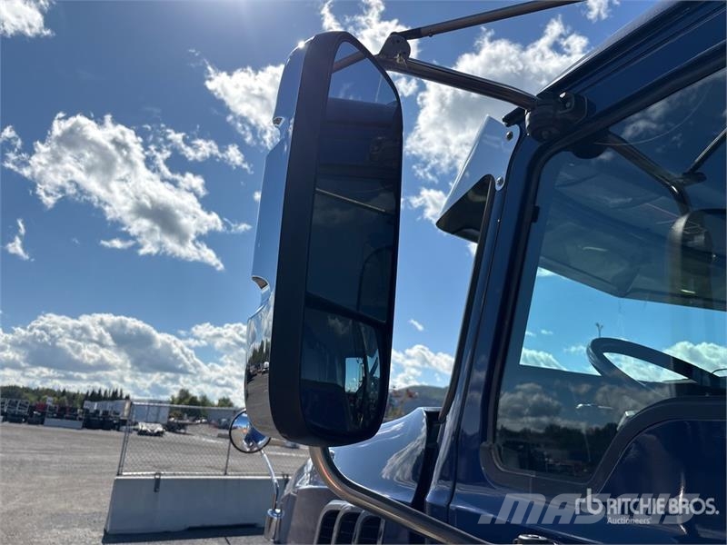 Mack Granite 8x4 Twin-Steer T/A Dump Truck Lastbiler med tip