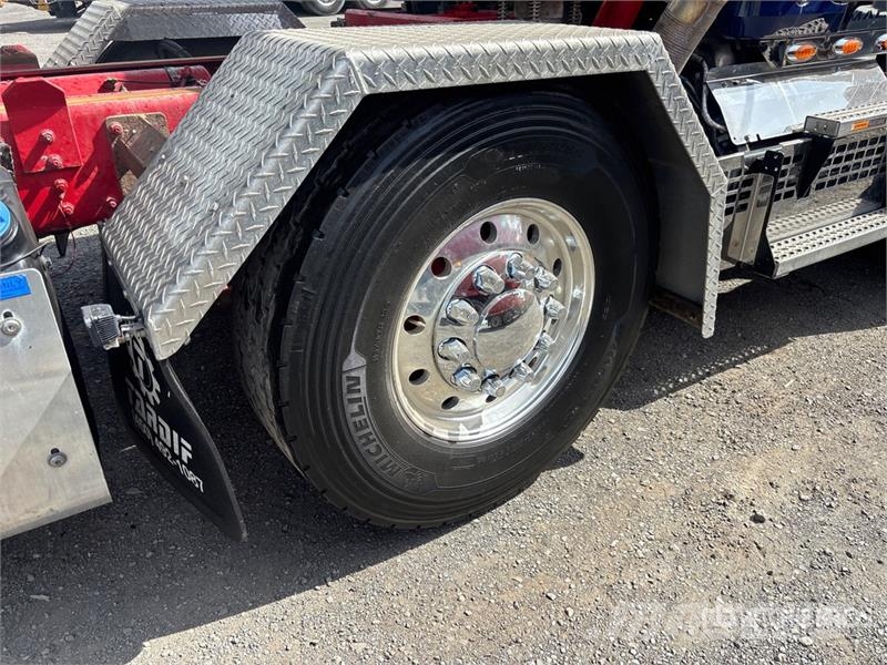 Mack Granite 8x4 Twin-Steer T/A Dump Truck Kipper