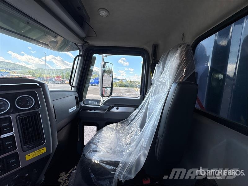 Mack Granite 8x4 Twin-Steer T/A Dump Truck Lastbiler med tip