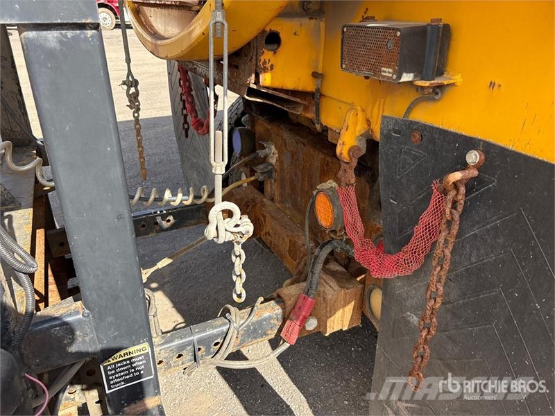 Mack GU700 6x4 Attenuator Truck Közúti karbantartó haszongépek