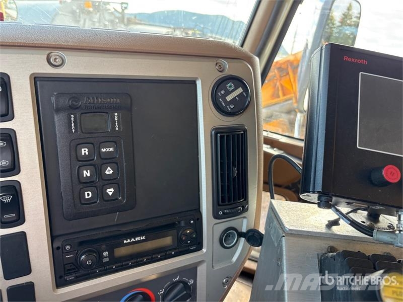 Mack GU700 6x4 Attenuator Truck Közúti karbantartó haszongépek