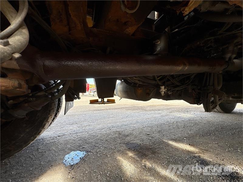 Mack GU700 6x4 Attenuator Truck Közúti karbantartó haszongépek