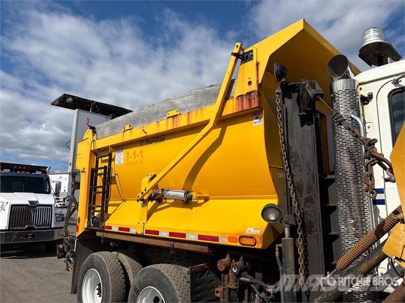 Mack GU700 6x4 Attenuator Truck Közúti karbantartó haszongépek