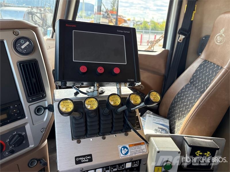 Mack GU700 6x4 Attenuator Truck Közúti karbantartó haszongépek