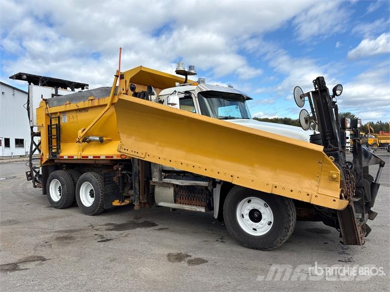 Mack GU700 6x4 Snow Plow Truck 시립/다목적 차량