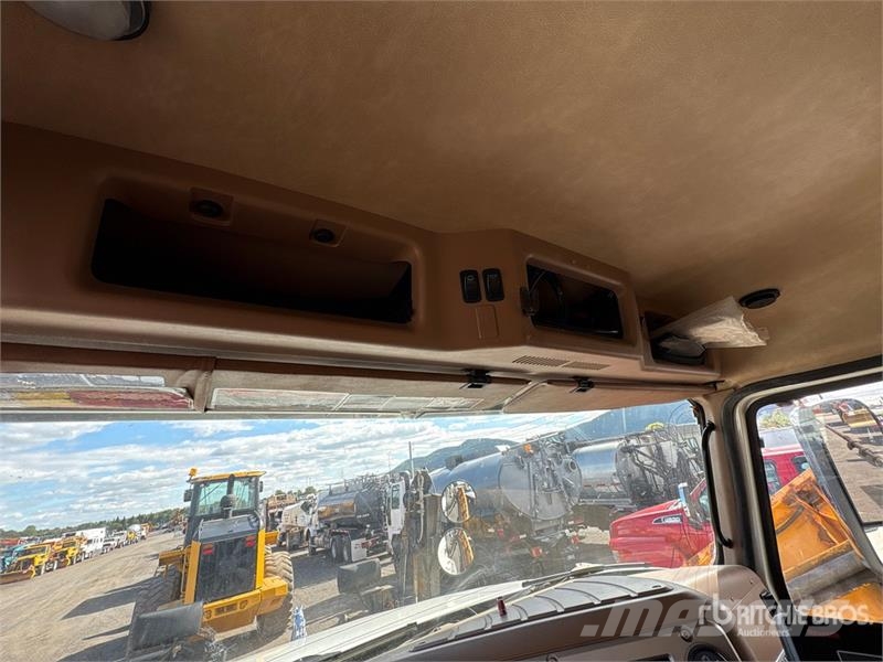 Mack GU700 6x4 Snow Plow Truck 시립/다목적 차량