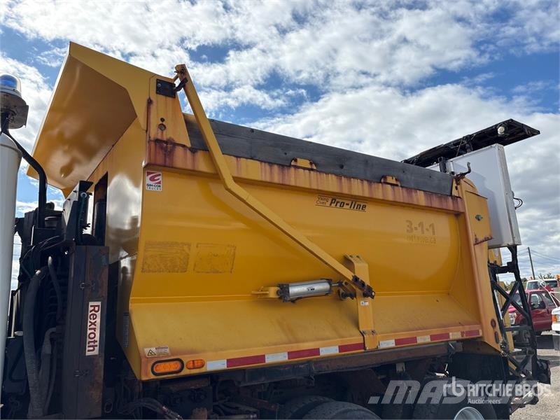 Mack GU700 6x4 Snow Plow Truck 시립/다목적 차량