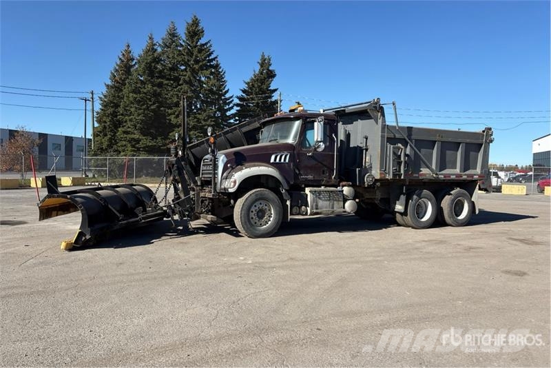 Mack GU713 6x4 Émissions Altérées / Altered Emissions S Комбинированные дорожные машины
