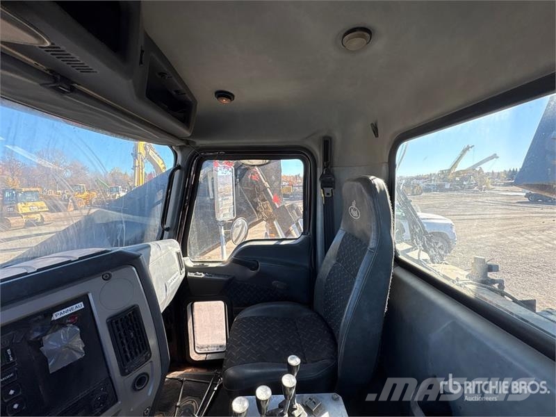 Mack GU713 6x4 Snow Plow Truck Municipal / general purpose vehicles