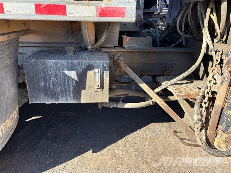 Mack GU713 6x4 Snow Plow Truck Municipal / general purpose vehicles