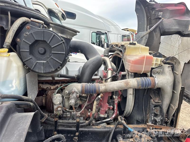 Mack GU813 Pašizgāzējs