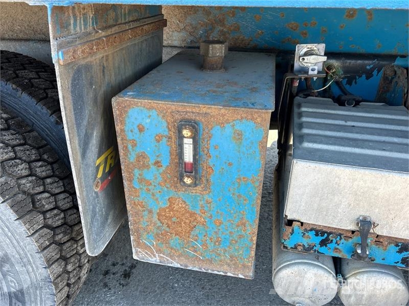 Mack GU813 Kiper tovornjaki