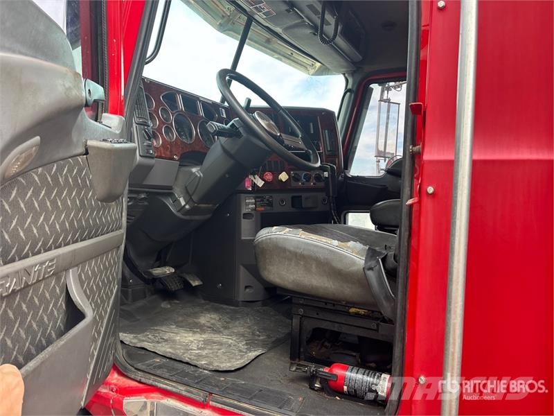 Mack GU813 Pašizgāzējs