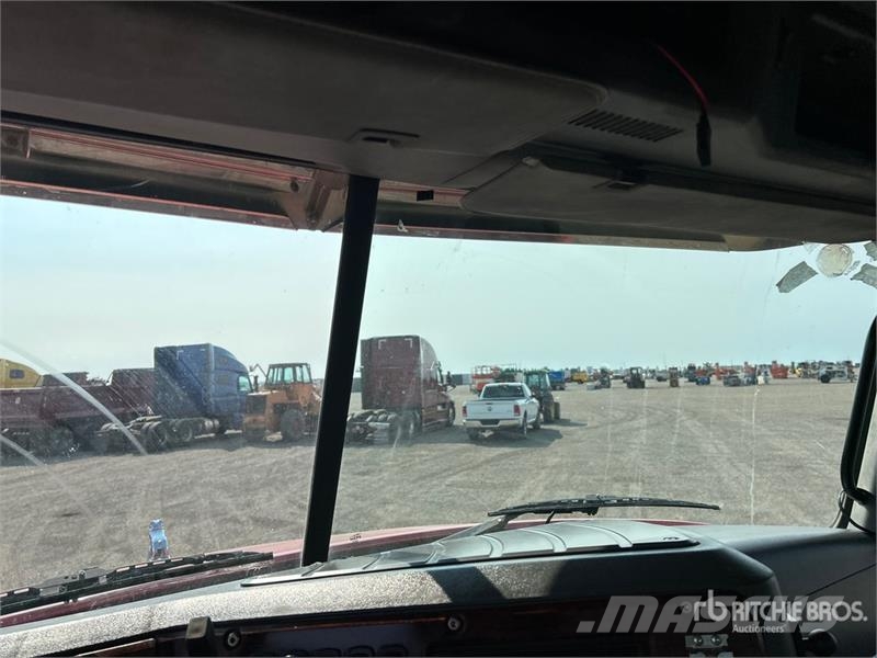 Mack GU813 傾卸式卡車