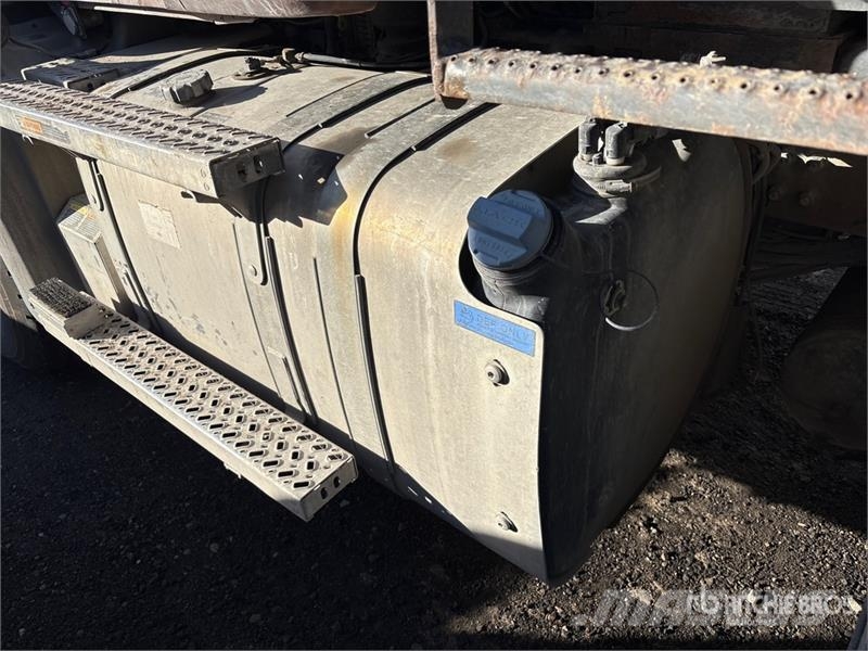 Mack GU813 Tipper trucks