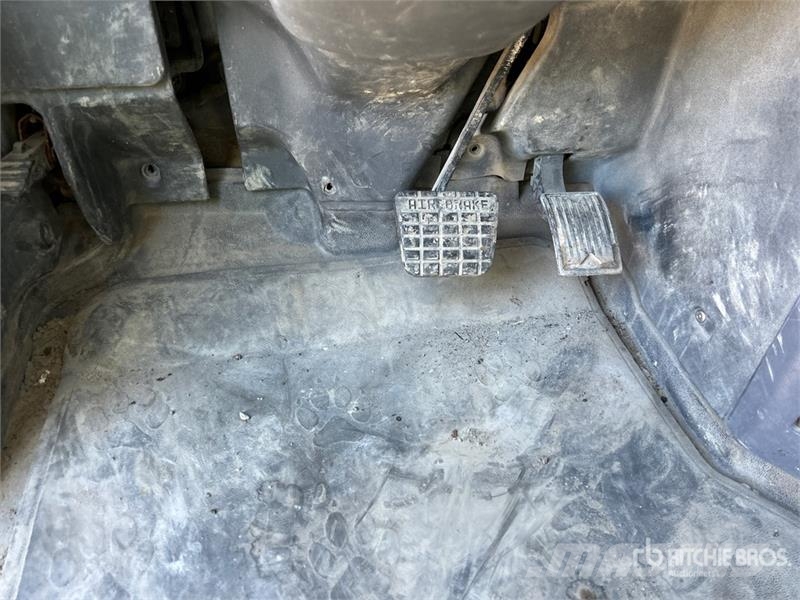 Mack GU813 Kiper tovornjaki
