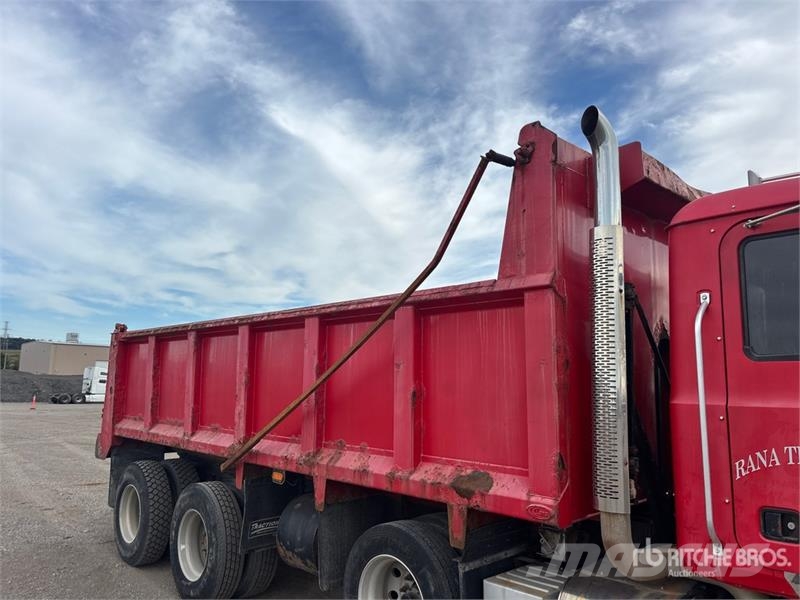 Mack GU813 Pašizgāzējs