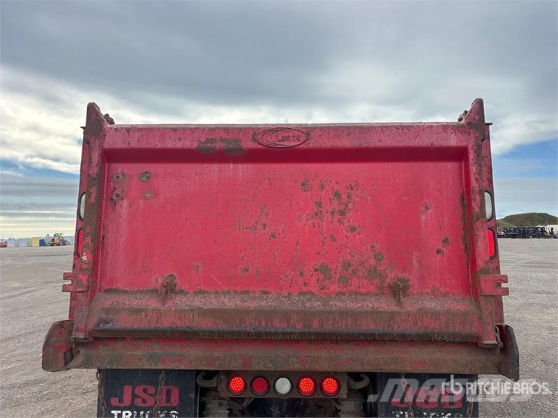 Mack GU813 Pašizgāzējs