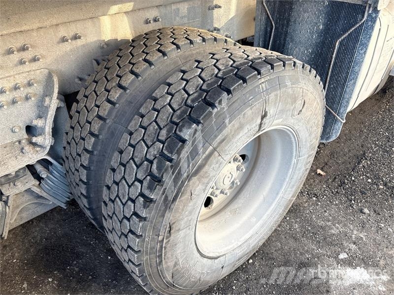 Mack GU813 Tipper trucks
