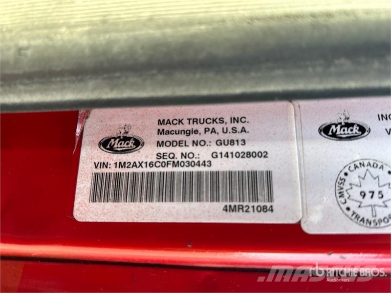Mack GU813 傾卸式卡車