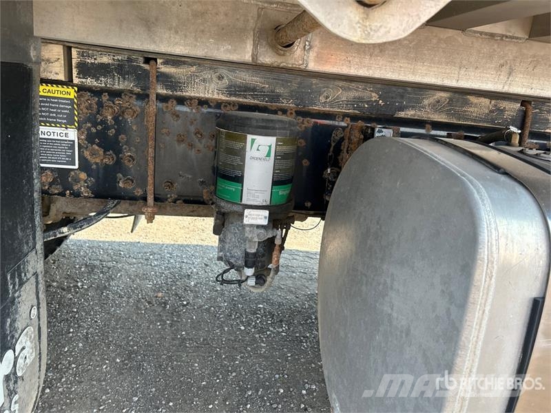 Mack GU813 傾卸式卡車