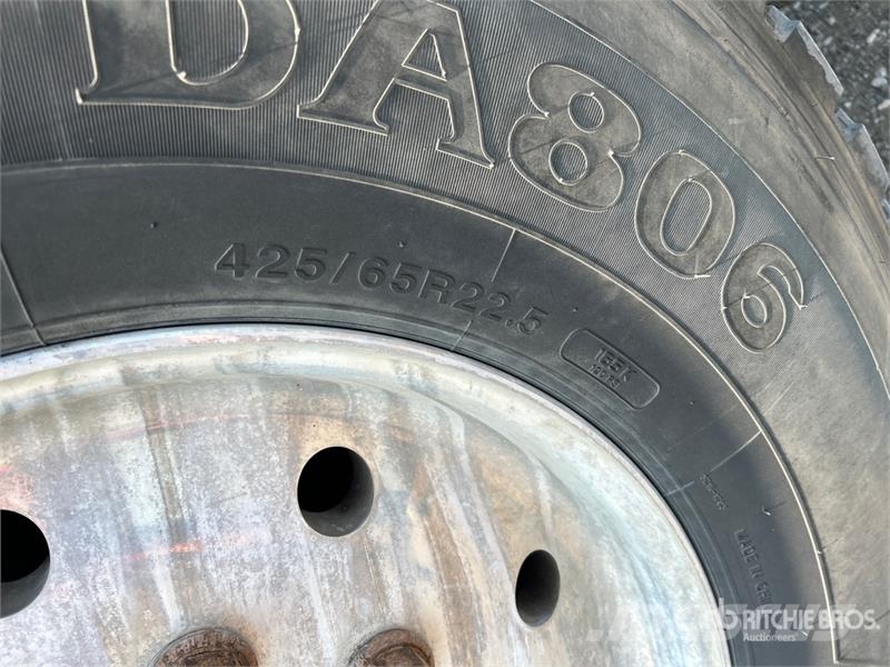 Mack GU813 傾卸式卡車