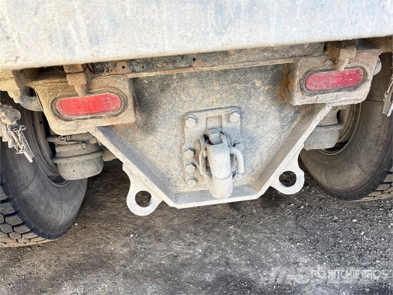 Mack GU813 Tipper trucks