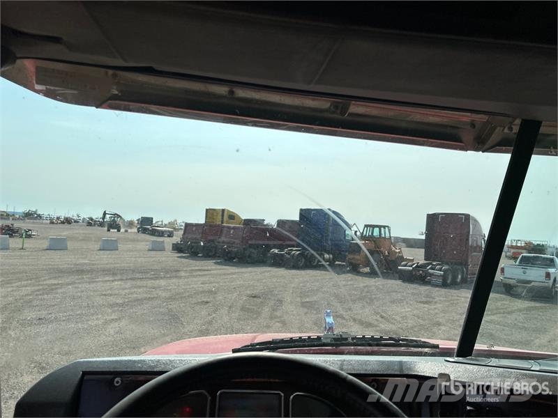 Mack GU813 傾卸式卡車