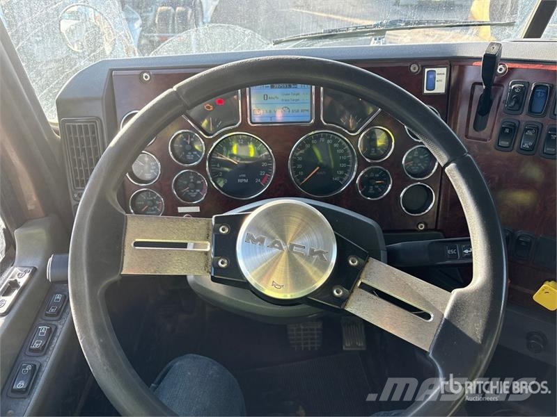 Mack GU813 Tipper trucks