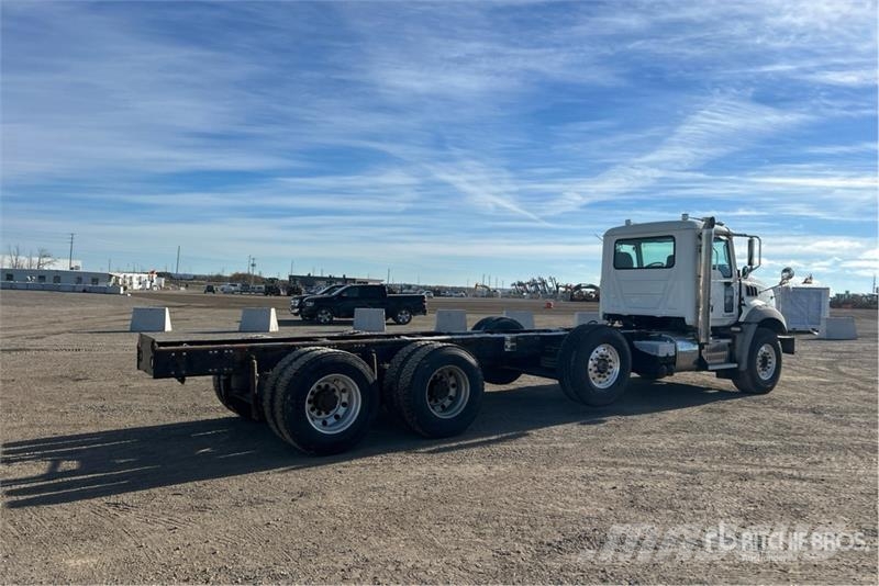 Mack GU813 6x4 Cab and Chassis Кабины