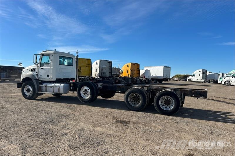 Mack GU813 6x4 Cab and Chassis Кабины