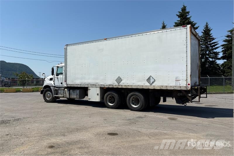 Mack GU813 6x4 Van Truck Samochody ciężarowe ze skrzynią zamkniętą