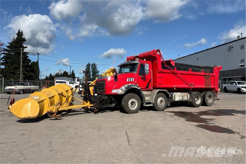 Mack GU813 8x4 Twin-Steer Snow Plow Truck 市政车