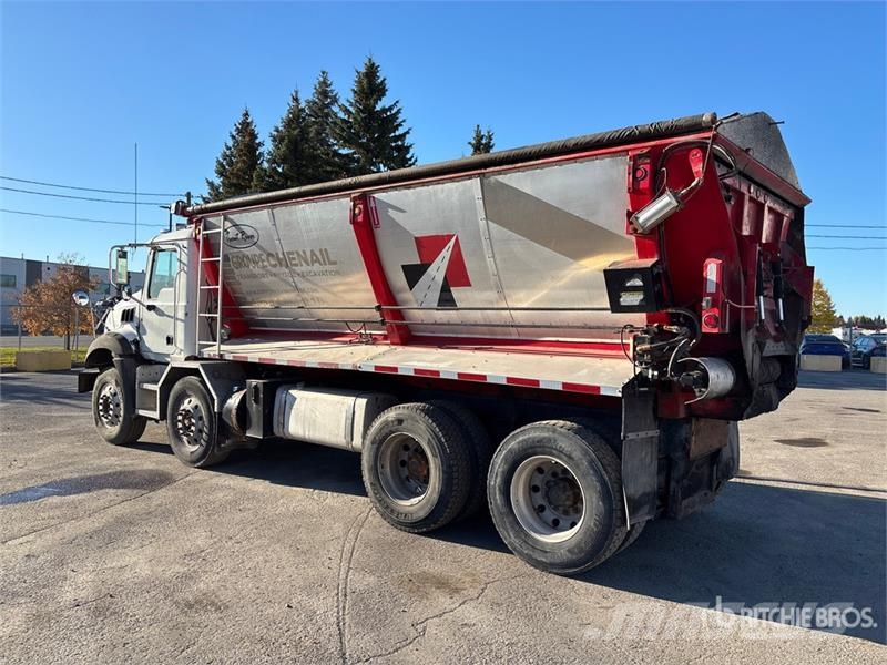 Mack GU813 8x4 Twin-Steer Live-Bottom Truck Other trucks