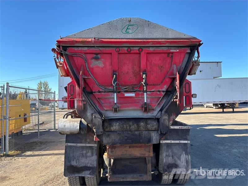 Mack GU813 8x4 Twin-Steer Live-Bottom Truck Other trucks